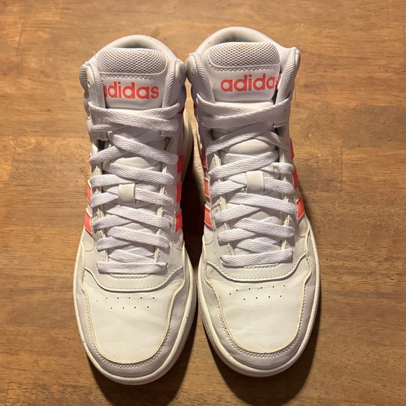 Adidas Women’s Hoops 3.0 Mid Cut Classic White Pink Gum Basketball Shoes Sz 7.5 - Picture 3 of 12